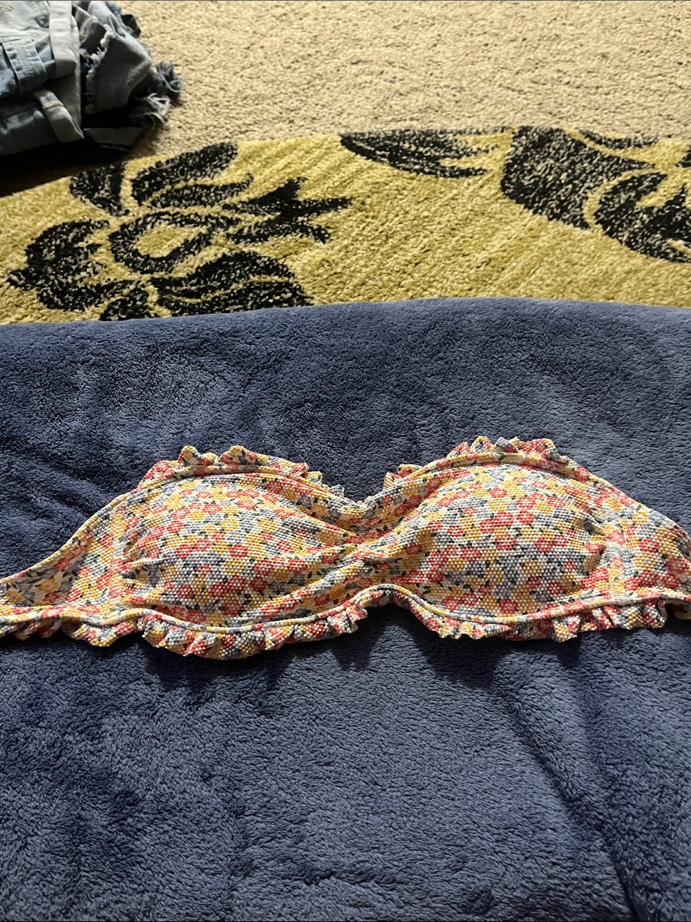 Hollister White Floral Ruffle Bandeau Bikini Top